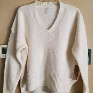 DREAMER'S WOMEN'S SWEATER